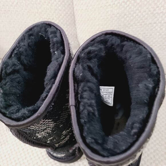 UGG Classic Short 'Sparkle' - Picture 9 of 10